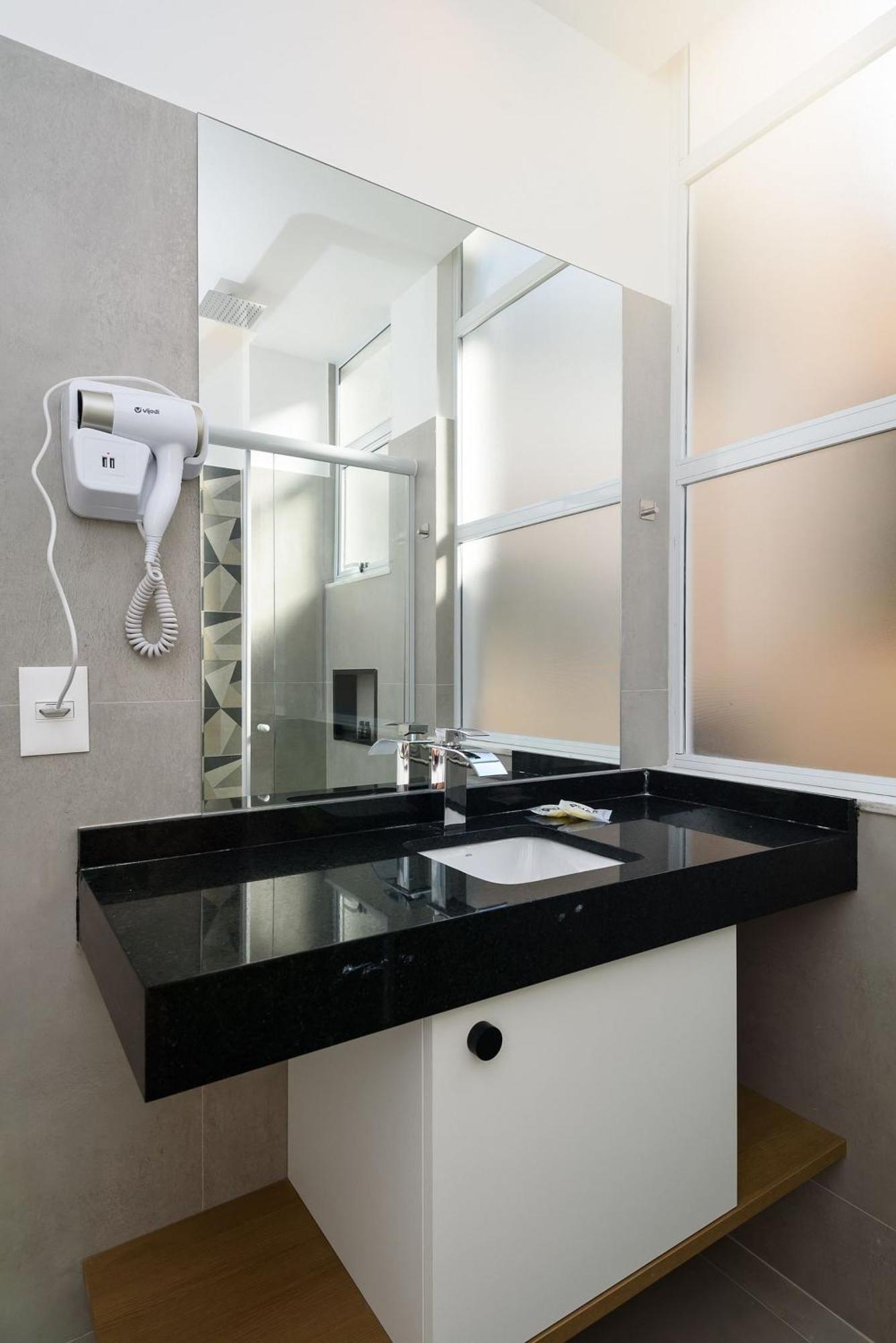 Apartamento 4qtos A 350m Da De Copacabana | Fs 99/1003 *